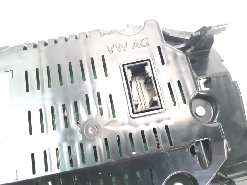 Recambio de cuadro instrumentos para volkswagen t-cross life referencia OEM IAM 2GP920310D  