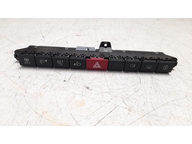 Recambio de warning para fiat panda (319) base (2020) referencia OEM IAM 7357560670  