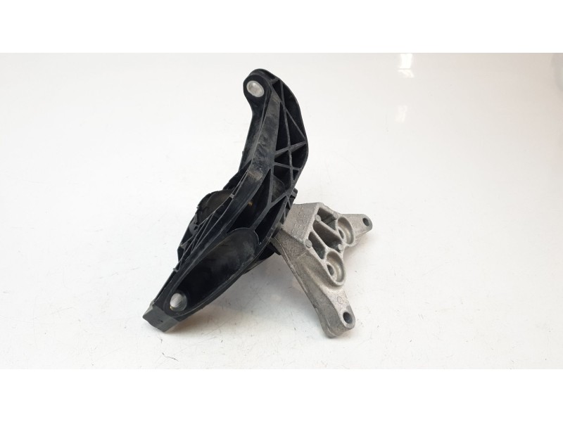 Recambio de soporte motor derecho para opel astra 5p elegance referencia OEM IAM 008956  