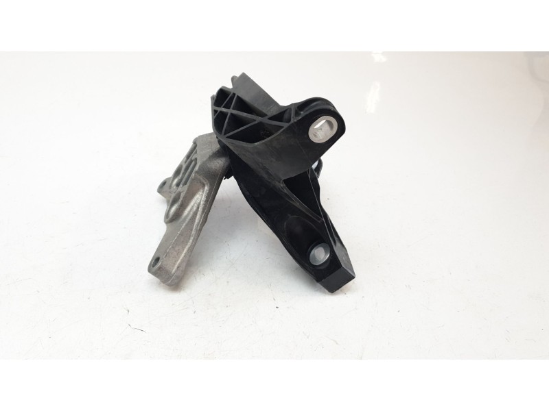 Recambio de soporte motor derecho para opel astra 5p elegance referencia OEM IAM 008956  