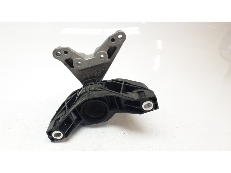 Recambio de soporte motor derecho para opel astra 5p elegance referencia OEM IAM 008956  