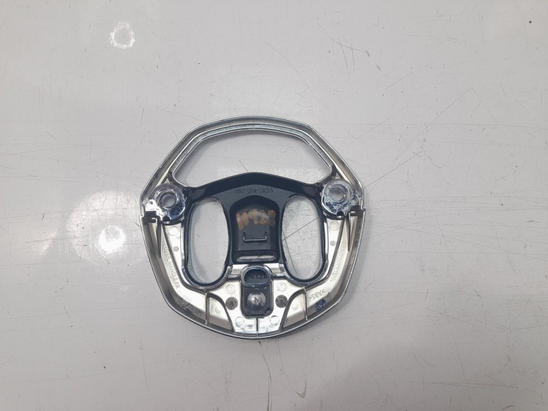 Recambio de moldura para honda pcx 125 referencia OEM IAM 53207K1ZJ100  