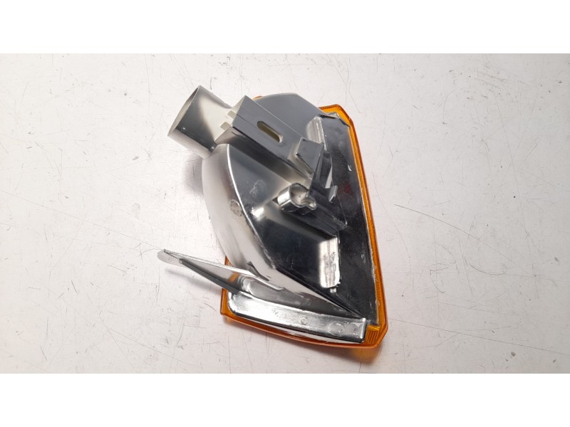 Recambio de piloto delantero izquierdo para peugeot 205 berlina referencia OEM IAM PG0174004 103F17091131 PG0174004