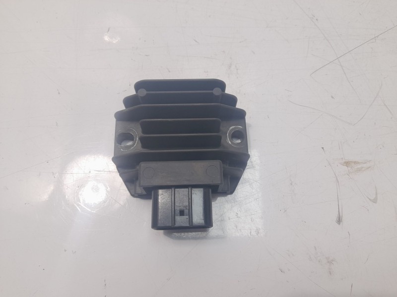 Recambio de regulador de corriente para yamaha tracer 900 referencia OEM IAM FH022BA  