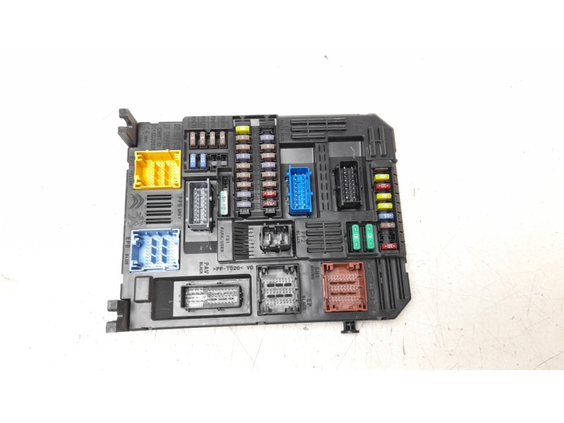 Recambio de caja reles / fusibles para citroën c3 1.2 12v e-thp referencia OEM IAM 9830790580  