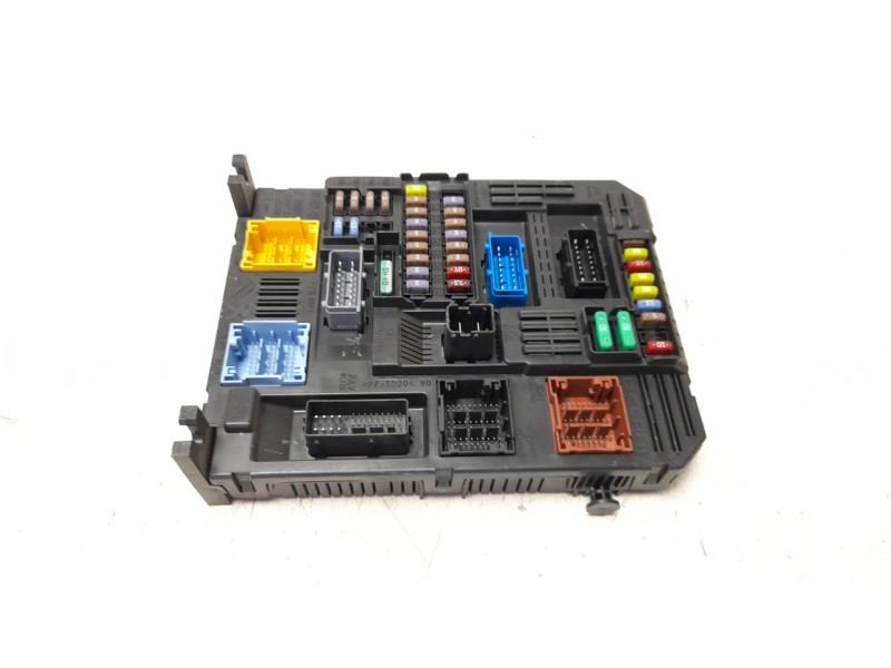 Recambio de caja reles / fusibles para citroën c3 1.2 12v e-thp referencia OEM IAM 9830790580  