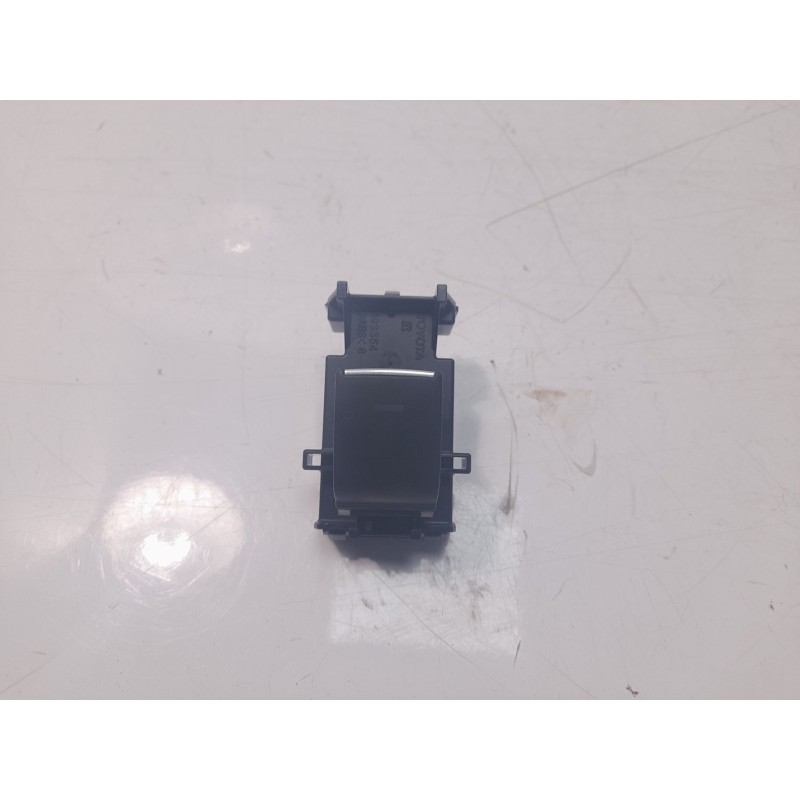 Recambio de mando elevalunas trasero derecho para toyota corolla station wagon (_e21_) 2.0 hybrid (mzeh12) referencia OEM IAM 84