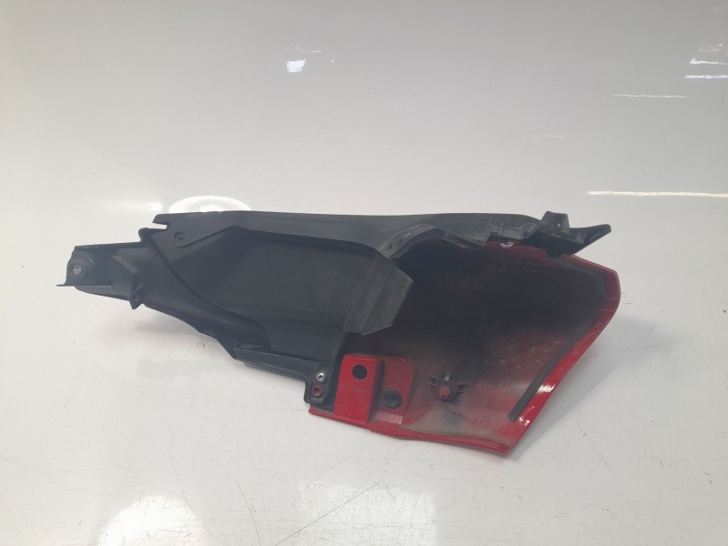 Recambio de moldura para yamaha tracer 900 referencia OEM IAM B5U2413900P0  
