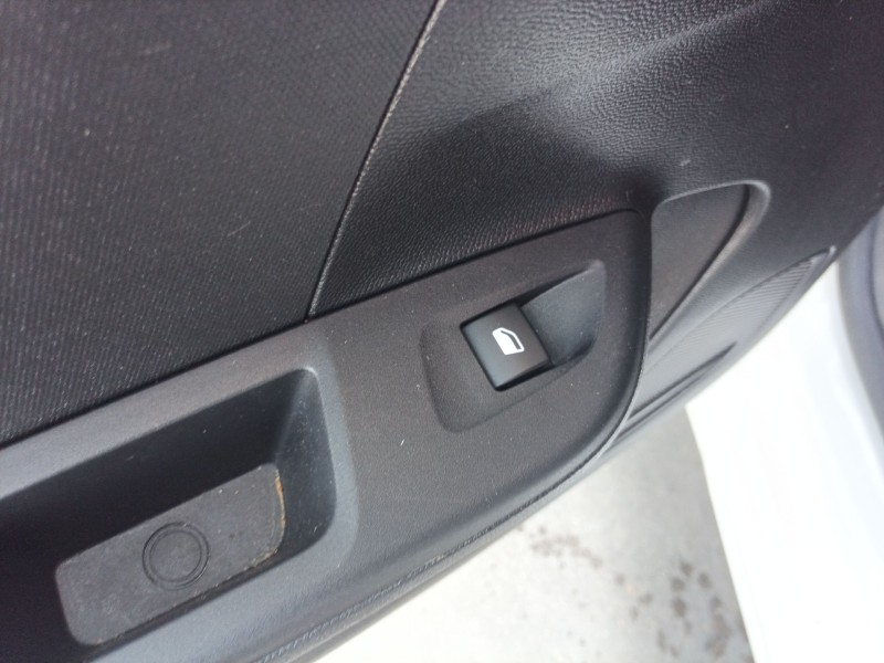 Recambio de mando elevalunas trasero izquierdo para opel corsa f (p2jo) 1.2 (68) referencia OEM IAM   