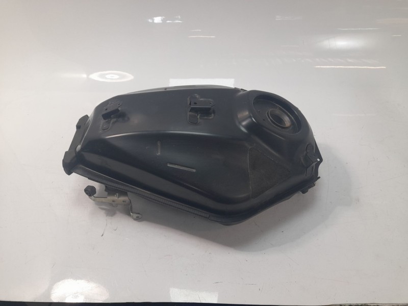 Recambio de deposito combustible para yamaha mt-07 referencia OEM IAM 1WS241100100 1WS241100100 