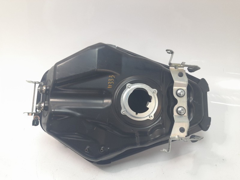 Recambio de deposito combustible para yamaha mt-07 referencia OEM IAM 1WS241100100 1WS241100100 