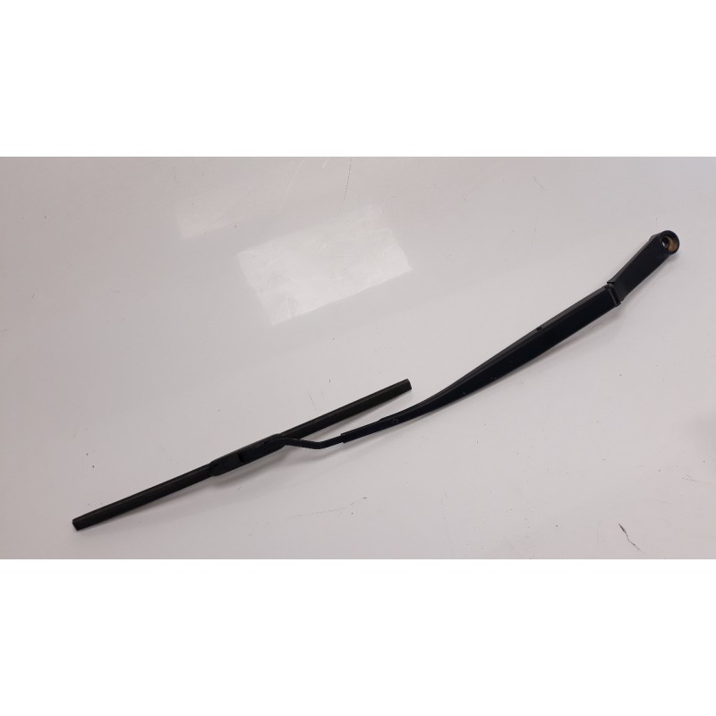 Recambio de brazo limpia delantero derecho para kia sportage 1.6 cat referencia OEM IAM 983203U000  