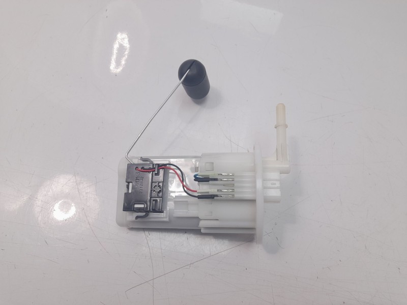 Recambio de bomba combustible para yamaha tracer 900 referencia OEM IAM B5U1390700  