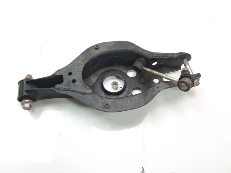 Recambio de soporte brazo suspension trasero derecho para toyota yaris referencia OEM IAM BRAZO  