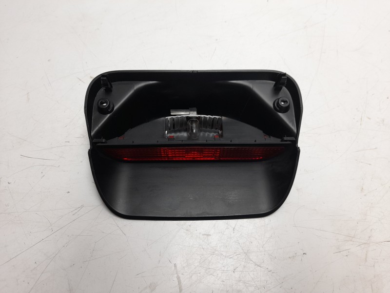 Recambio de luz central de freno para dacia sandero 1.5 dci diesel fap cat referencia OEM IAM 265987418R  