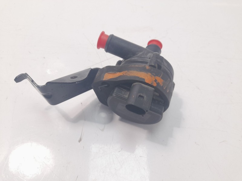 Recambio de bomba agua para mercedes-benz clase c (w205) familiar 2.1 cdi cat referencia OEM IAM A2118350028  