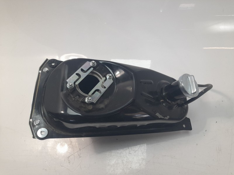 Recambio de deposito combustible para honda pcx 125 referencia OEM IAM 17510K1ZJ10  