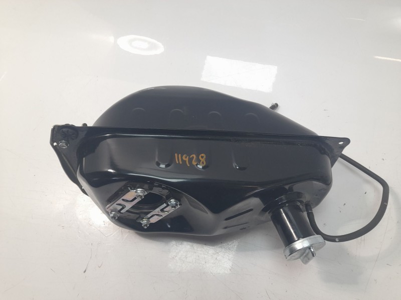 Recambio de deposito combustible para honda pcx 125 referencia OEM IAM 17510K1ZJ10  