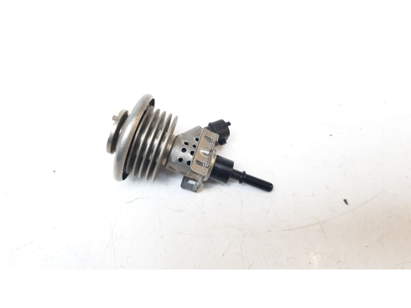Recambio de inyector para jaguar f-pace (x761) 2.0 sd4 awd referencia OEM IAM FX23189E3AA 04440210502 
