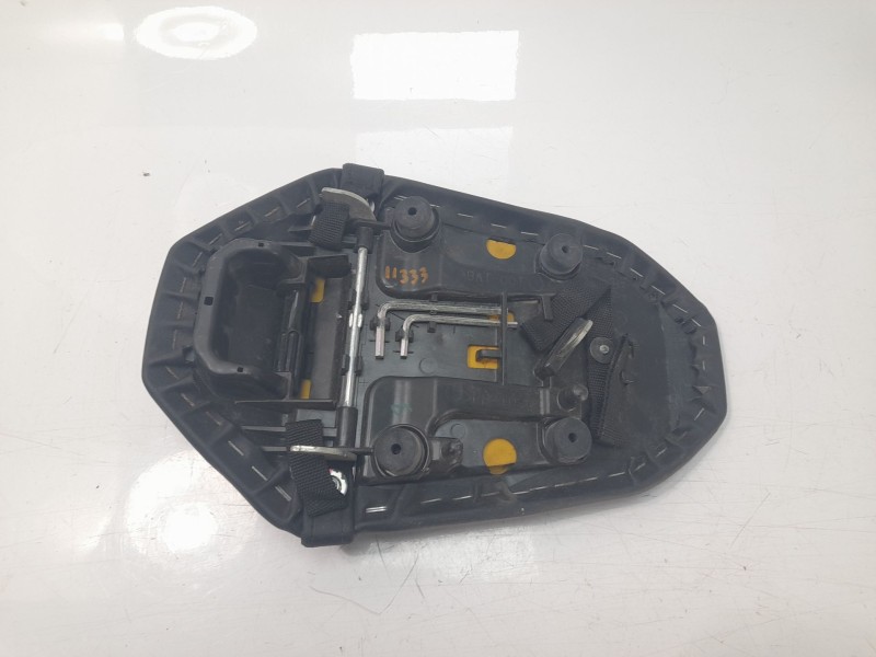 Recambio de asiento trasero para yamaha mt-07 referencia OEM IAM 1WS247500100  