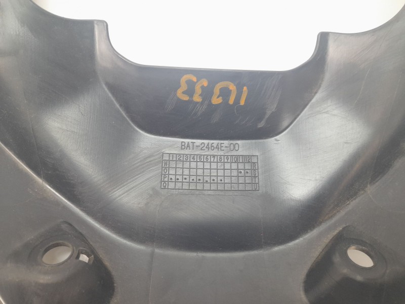 Recambio de moldura para yamaha mt-07 referencia OEM IAM BAT2464E00  