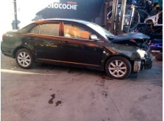 TOYOTA AVENSIS BERLINA (T25)