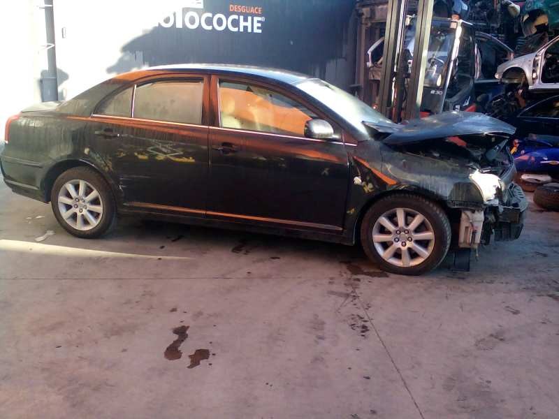 toyota avensis berlina (t25) del año 2004