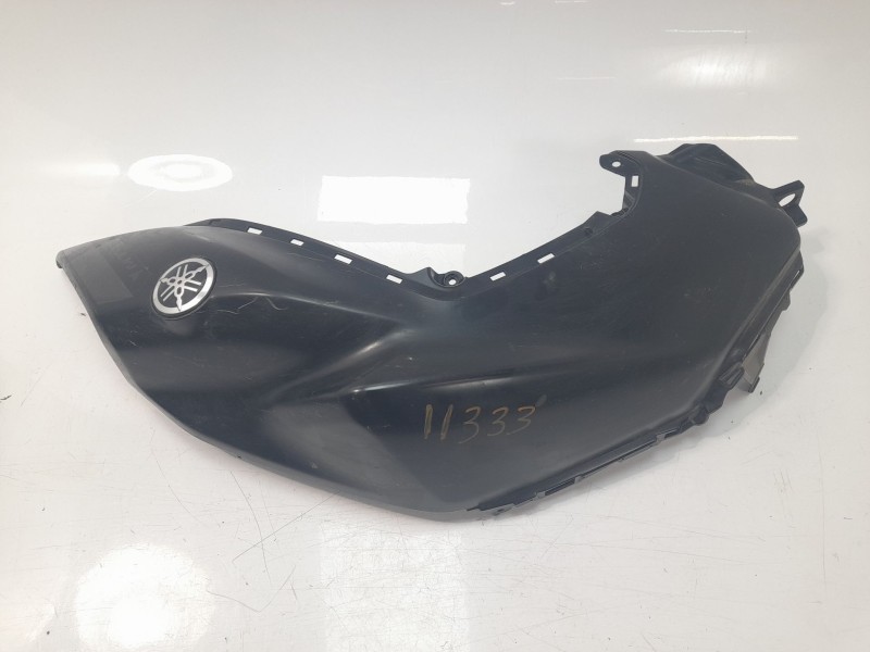Recambio de carenado delantero derecho para yamaha mt-07 referencia OEM IAM BAT2413900  