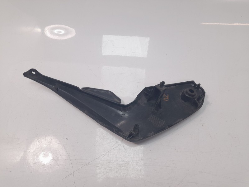 Recambio de moldura para yamaha mt-07 referencia OEM IAM BAT24121  