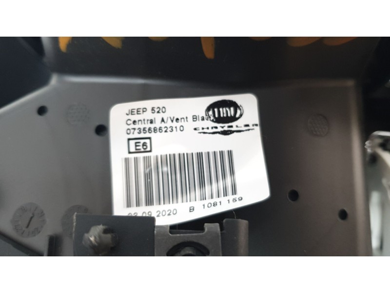 Recambio de rejilla aireadora para jeep renegade limited 4x4 referencia OEM IAM 7356862310  