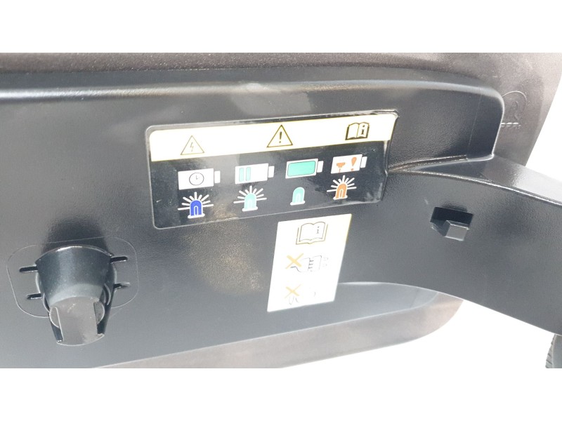 Recambio de tapa exterior combustible para jeep renegade limited 4x4 referencia OEM IAM 23953001  