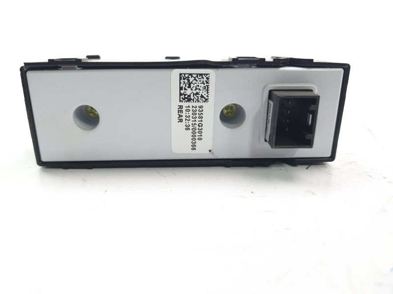 Recambio de mando elevalunas delantero derecho para hyundai i30 (pd) 1.4 cat referencia OEM IAM 93581G3010  