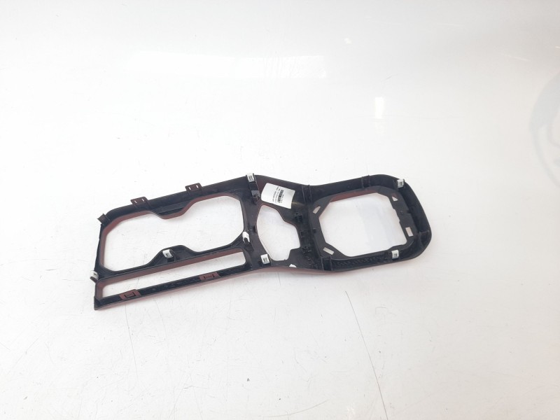 Recambio de moldura para jeep renegade limited 4x4 referencia OEM IAM 7356716300  