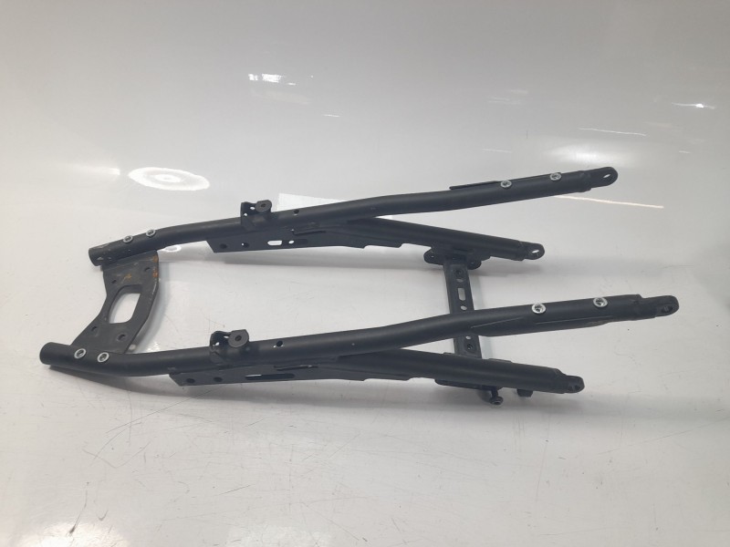 Recambio de subchasis trasero para yamaha mt-09 (7.2013) referencia OEM IAM BS2211900000  