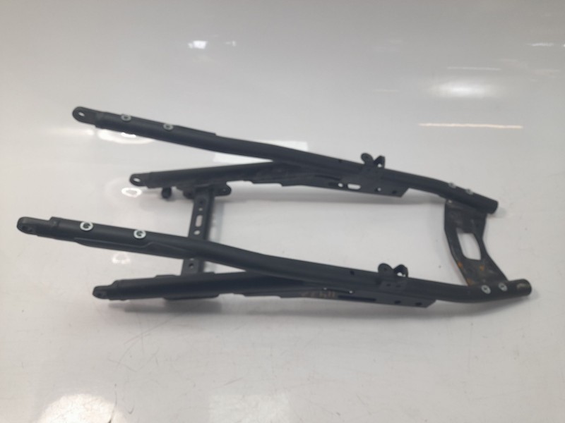 Recambio de subchasis trasero para yamaha mt-09 (7.2013) referencia OEM IAM BS2211900000  