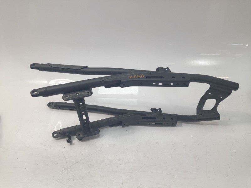 Recambio de subchasis trasero para yamaha mt-09 (7.2013) referencia OEM IAM BS2211900000  