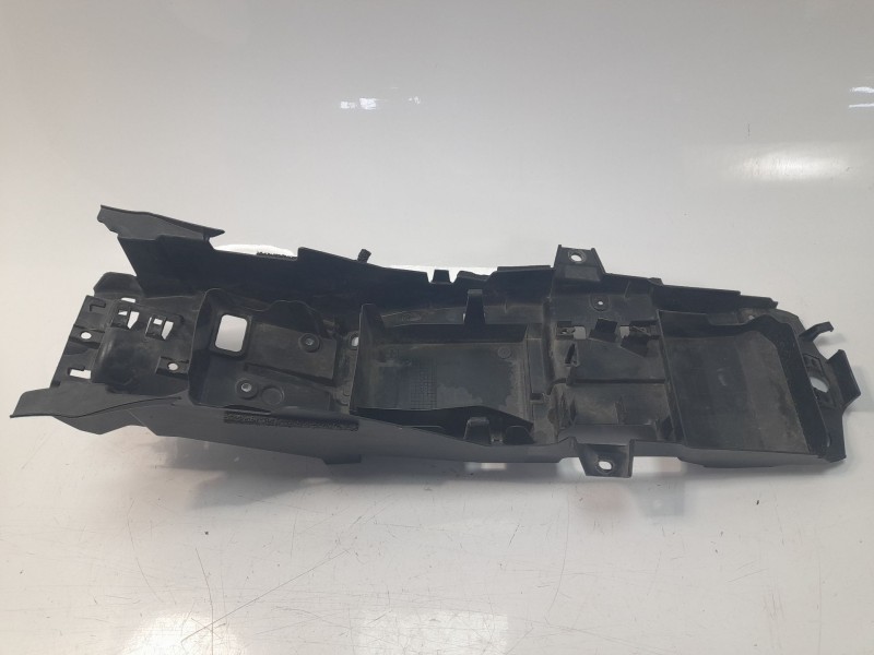 Recambio de moldura para yamaha mt-09 (7.2013) referencia OEM IAM BS28212B00  