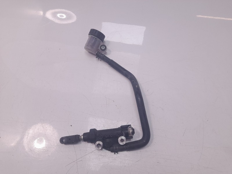 Recambio de bomba freno para yamaha mt-09 (7.2013) referencia OEM IAM 56P2583V0000  