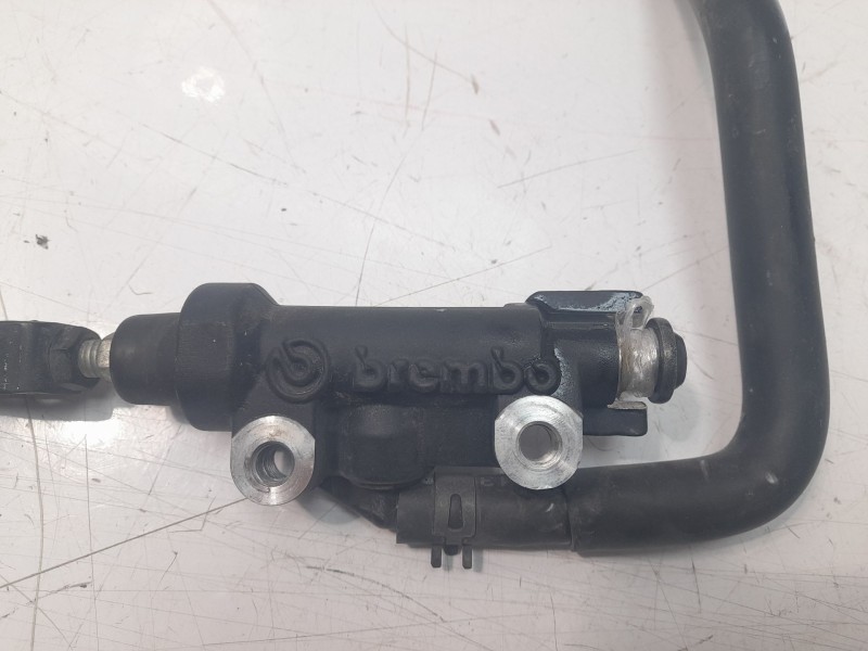 Recambio de bomba freno para yamaha mt-09 (7.2013) referencia OEM IAM 56P2583V0000  