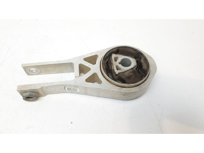 Recambio de soporte motor trasero para jeep renegade limited 4x4 referencia OEM IAM 520903520  