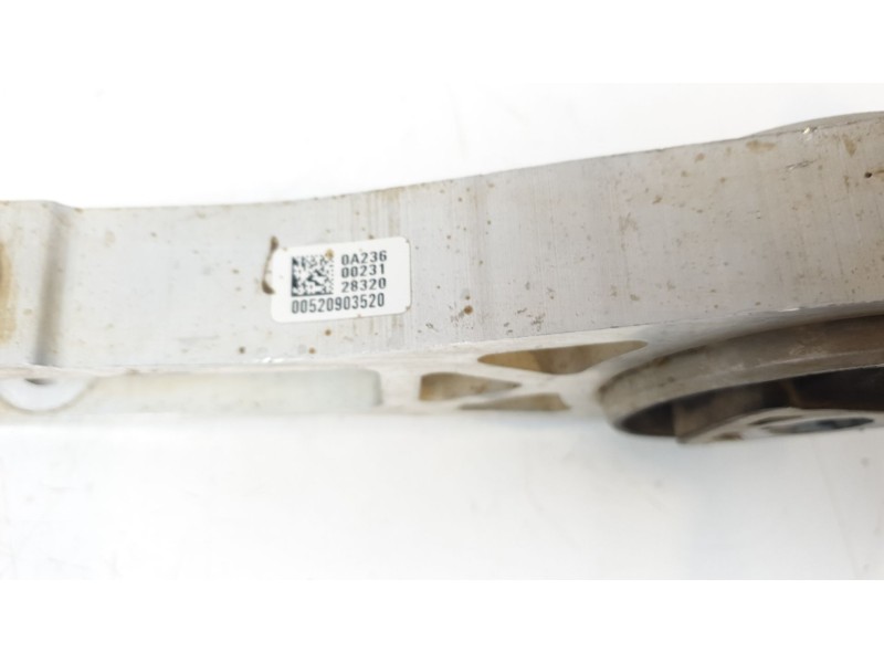 Recambio de soporte motor trasero para jeep renegade limited 4x4 referencia OEM IAM 520903520  