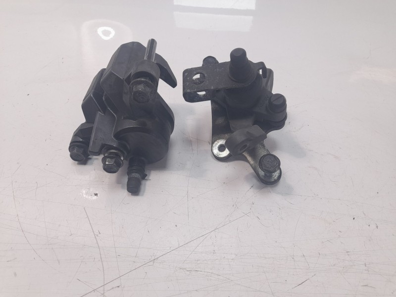 Recambio de pinza de freno trasera derecha para yamaha tmax tmax referencia OEM IAM 59C2580W0100  