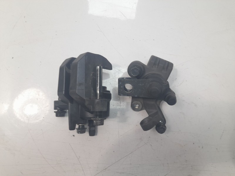 Recambio de pinza de freno trasera derecha para yamaha tmax tmax referencia OEM IAM 59C2580W0100  