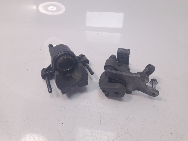 Recambio de pinza de freno trasera derecha para yamaha tmax tmax referencia OEM IAM 59C2580W0100  