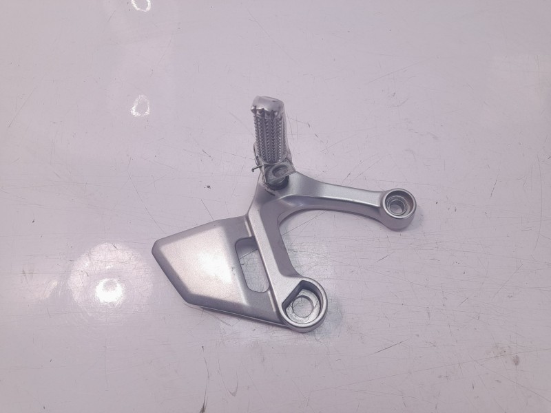 Recambio de estribo lateral para yamaha mt-09 (7.2013) referencia OEM IAM 1RC274100000  