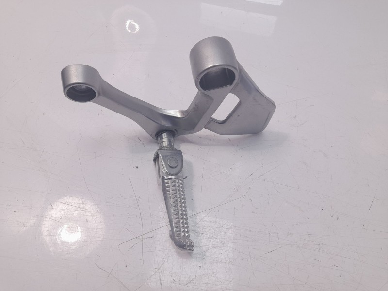 Recambio de estribo lateral para yamaha mt-09 (7.2013) referencia OEM IAM 1RC274100000  