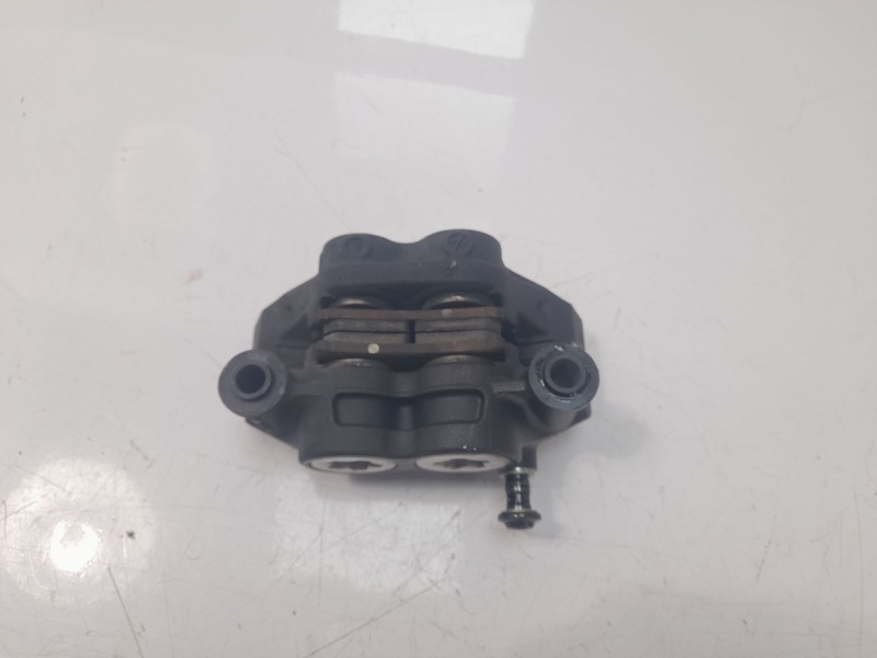 Recambio de pinza de freno delantera izquierda para yamaha tracer 900 referencia OEM IAM 1RC2580T0000  