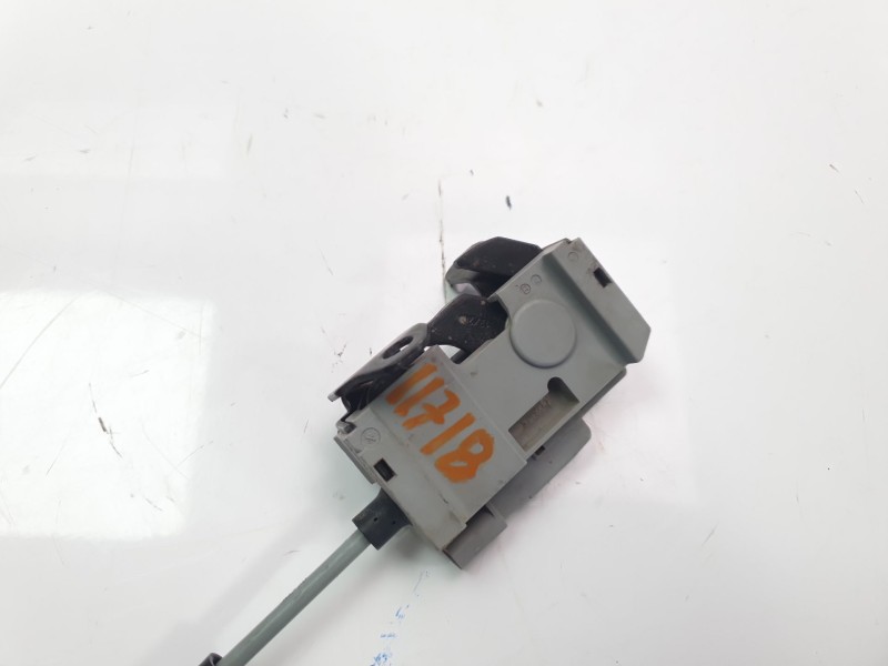 Recambio de cerradura capo para mercedes-benz clase c (w205) lim. c 200 (205.077) referencia OEM IAM A2048800260  