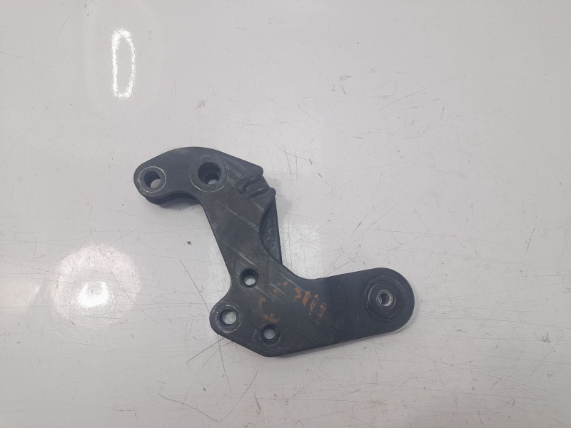 Recambio de soporte brazo suspension trasero izquierdo para yamaha tracer 900 referencia OEM IAM B5U271510000  