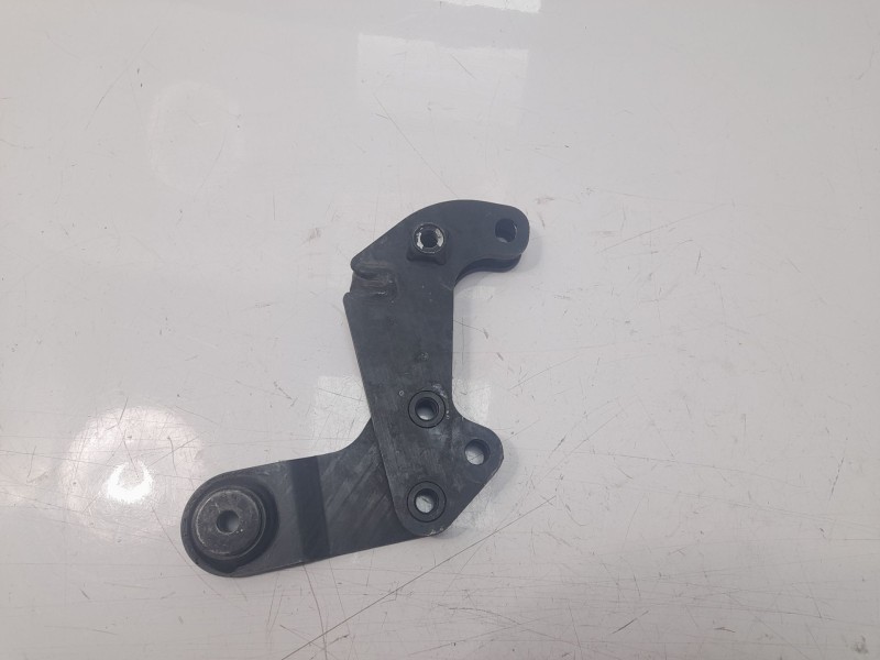 Recambio de soporte brazo suspension trasero izquierdo para yamaha tracer 900 referencia OEM IAM B5U271510000  